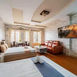Hoang Long Hotel By Cozrum