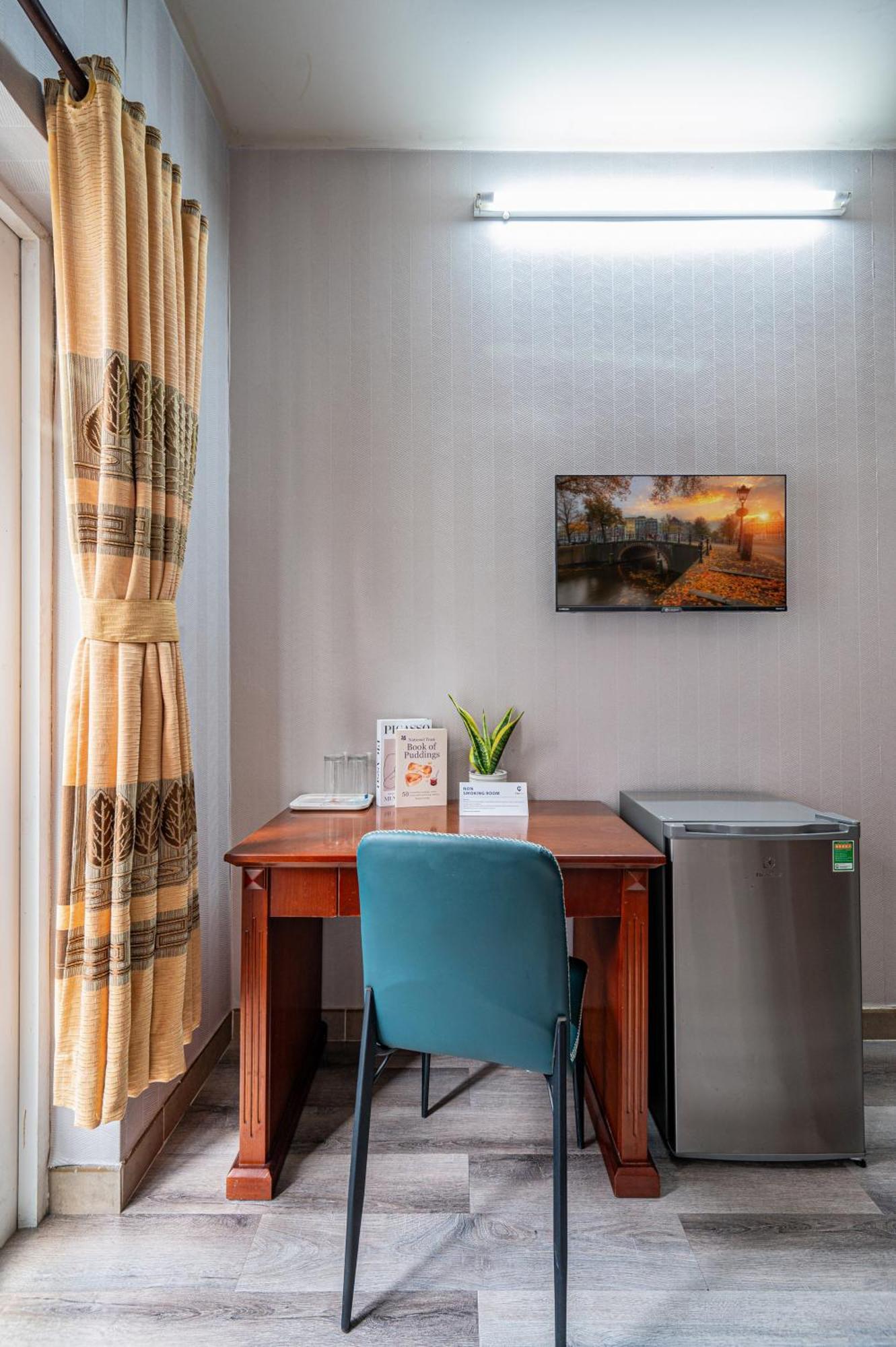 Hoang Long By Cozrum 2* Ho Chi Minh City