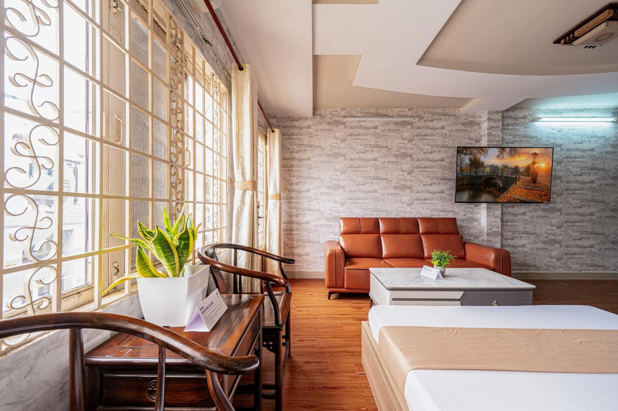 Hoang Long By Cozrum Ho Chi Minh City