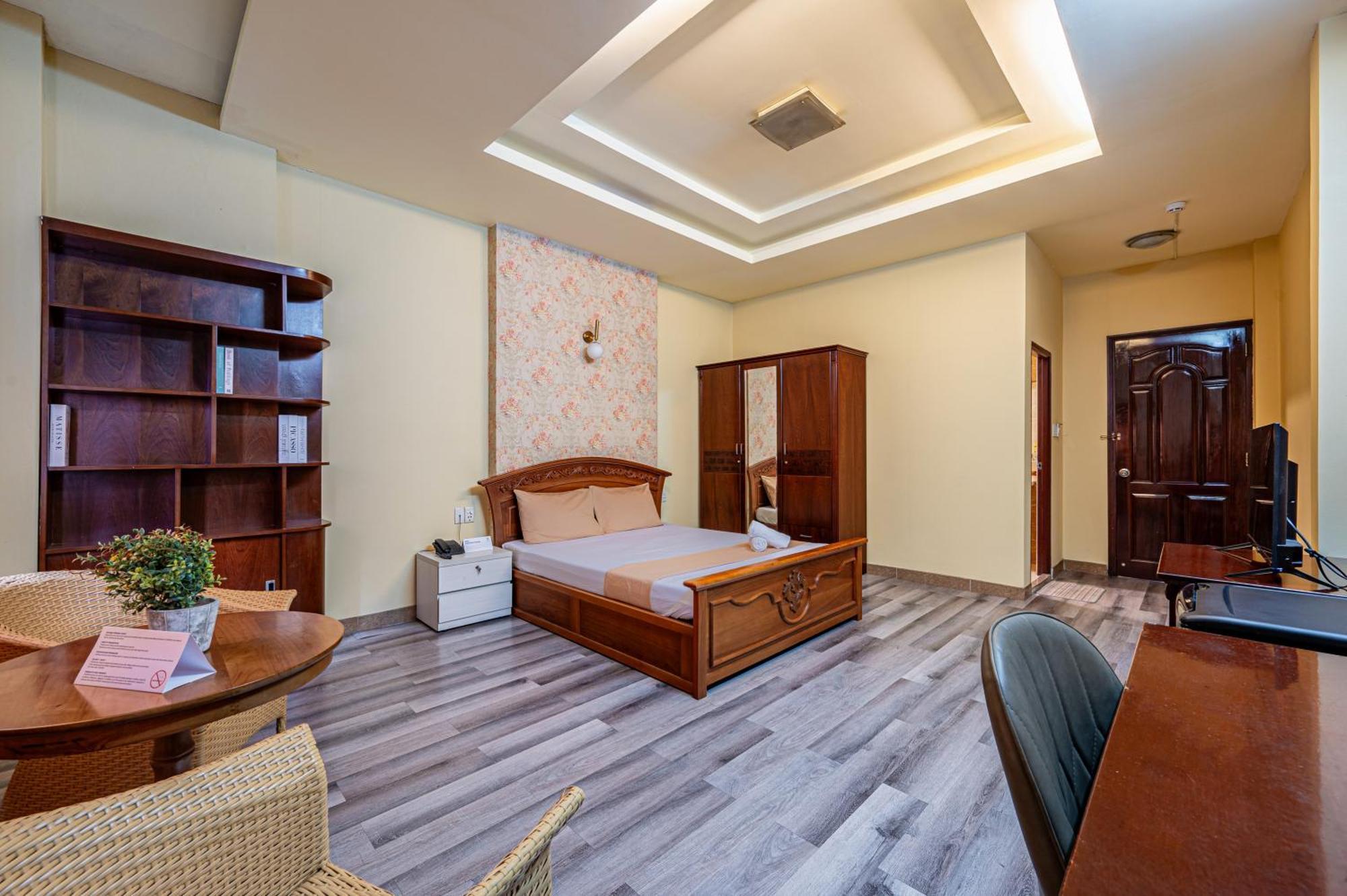 Hotel Hoang Long By Cozrum
