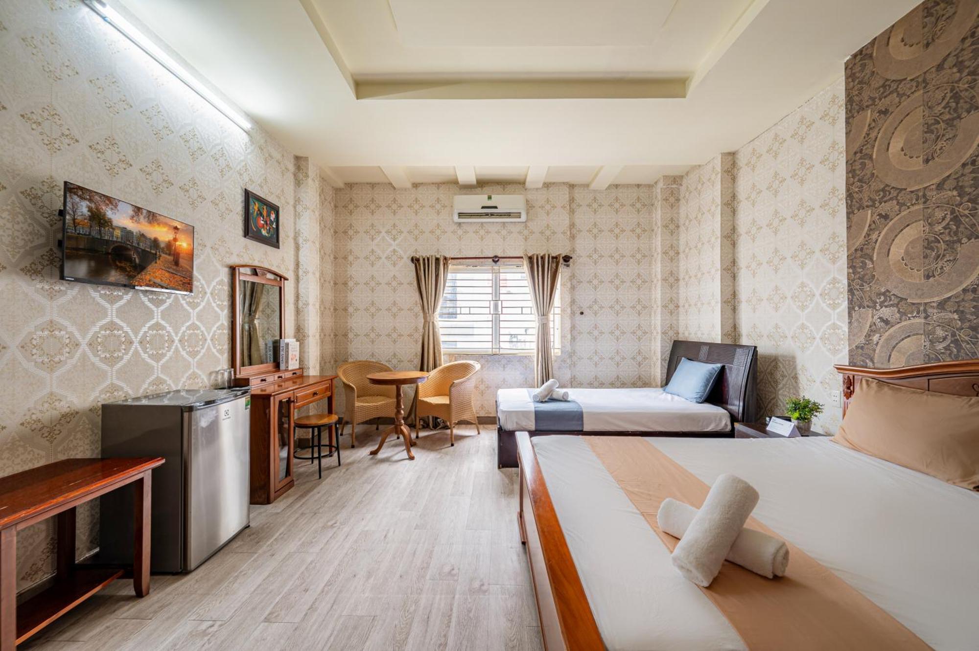 Hotel Hoang Long By Cozrum